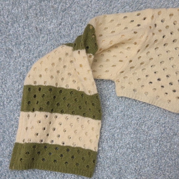 Cream and Green Star Knit Sweater - Picture 3 of 4